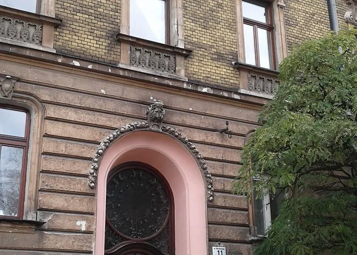 بيت شباب Art *